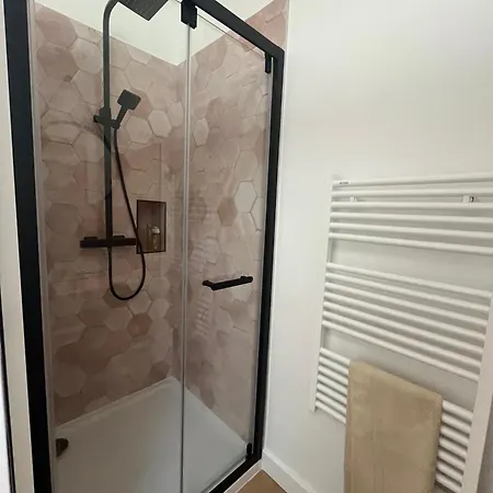 Prázdninový dům Grande Maison 6 Au Coeur Du Village, Piscine Et Proche
